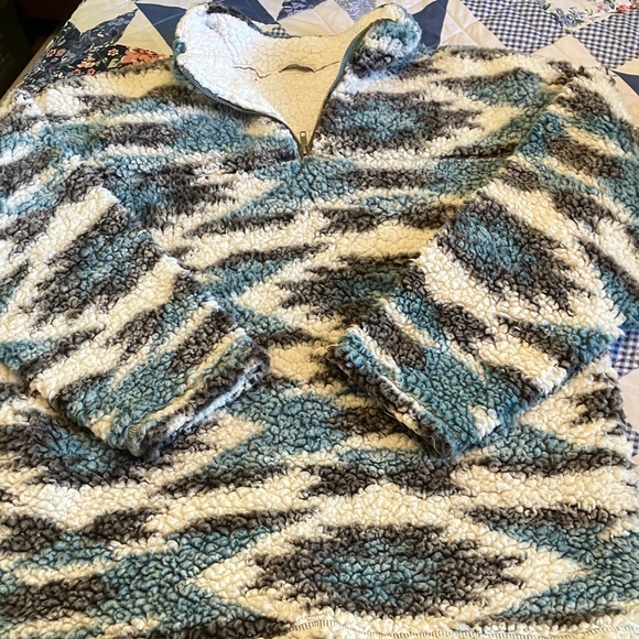 Tops - Cozy Blue and Gray Patterned Sherpa Pullover